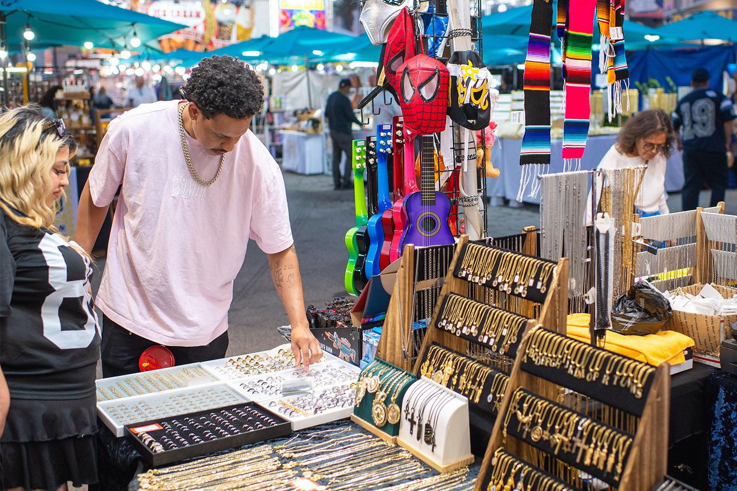 Read more about the article Outdoor Shopping